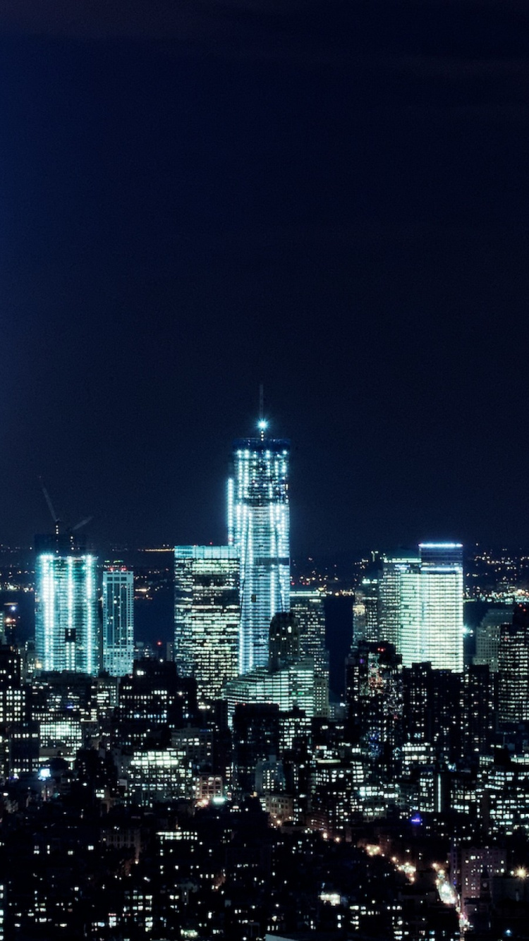 Horizon de la Ville Pendant la Nuit. Wallpaper in 750x1334 Resolution