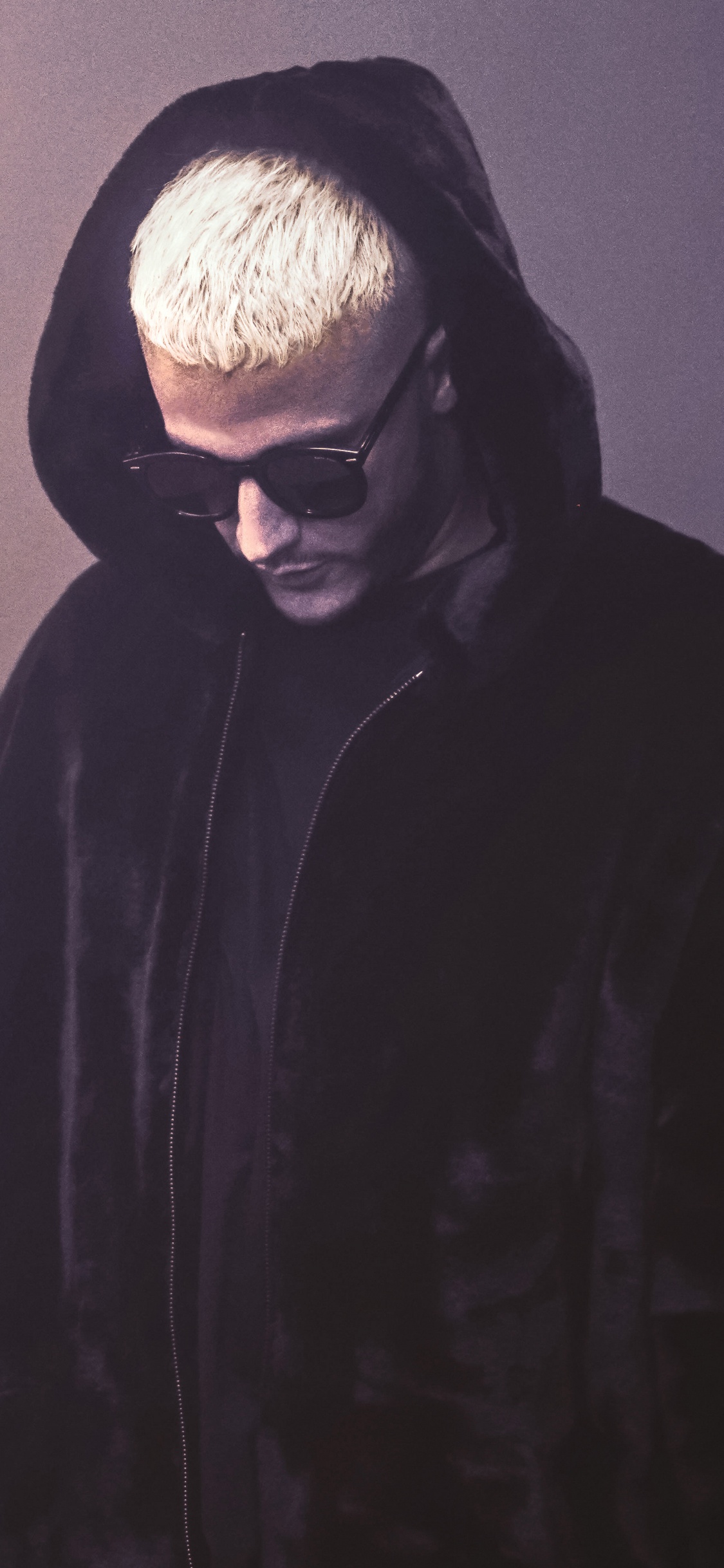 Tal. Si, Prendas de Vestir Exteriores, Capucha, Barba, Disc Jockey. Wallpaper in 1125x2436 Resolution