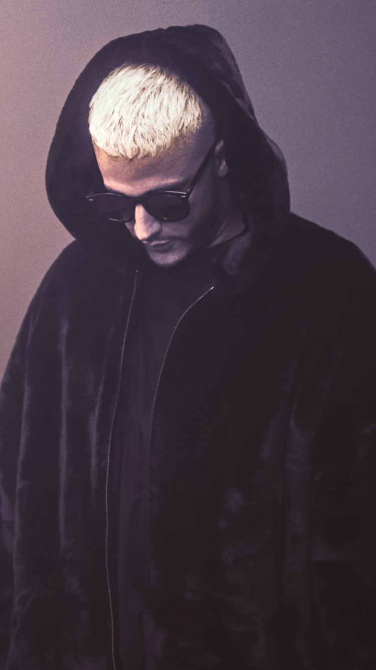 Tal. Si, Prendas de Vestir Exteriores, Capucha, Barba, Disc Jockey. Wallpaper in 750x1334 Resolution