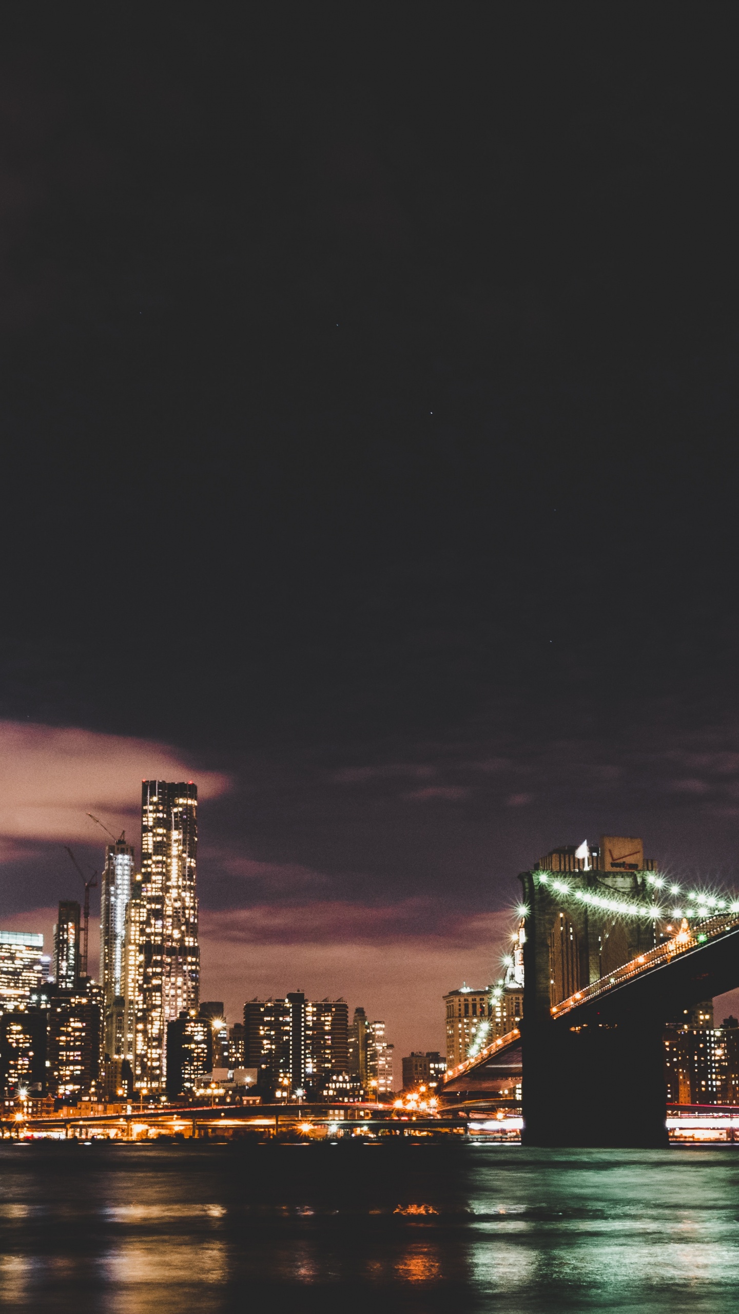 Horizonte de la Ciudad Durante la Noche. Wallpaper in 1440x2560 Resolution