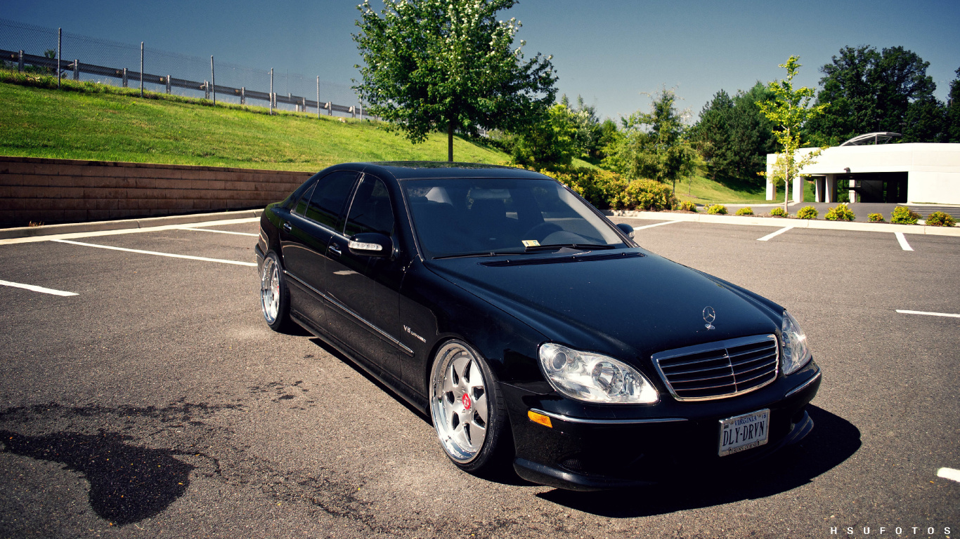 Black Mercedes Benz Sedan on Road During Daytime. Wallpaper in 1366x768 Resolution