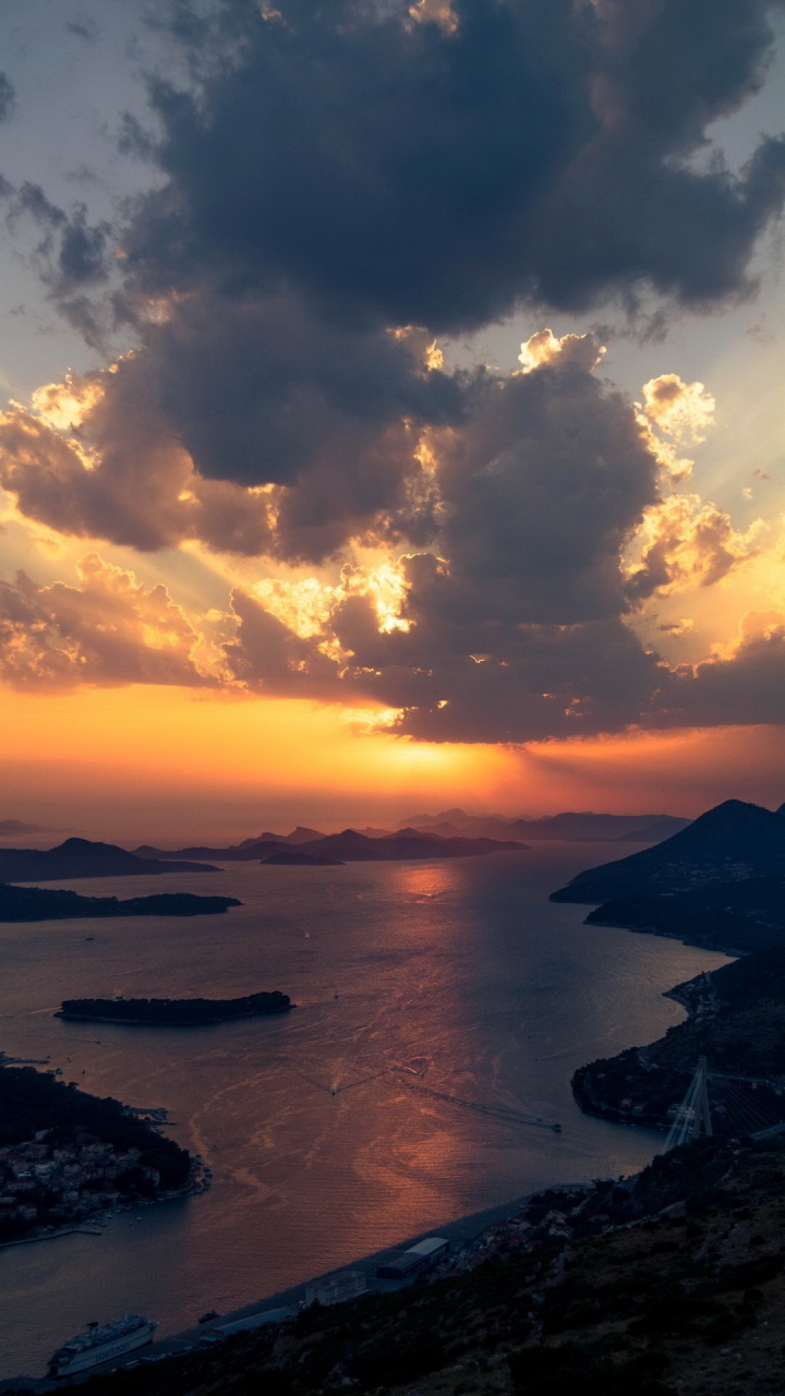 Water, Sunset, Sunlight, Cloud, Water Resources. Wallpaper in 720x1280 Resolution