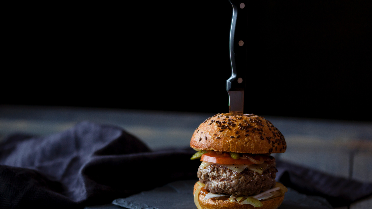Burger Sur Textile Cuir Noir. Wallpaper in 1280x720 Resolution
