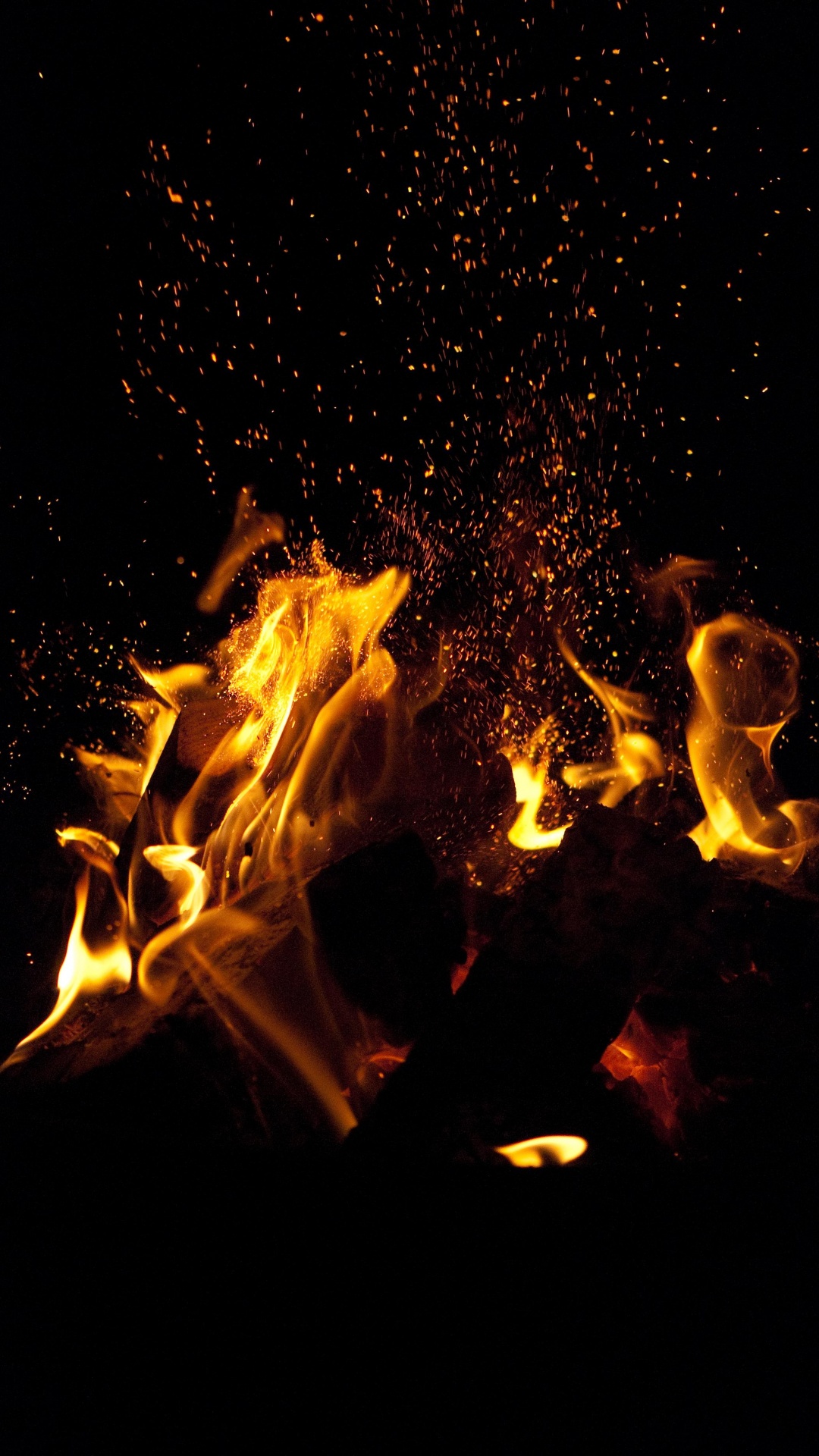 Fuego en Medio de la Oscuridad. Wallpaper in 1080x1920 Resolution