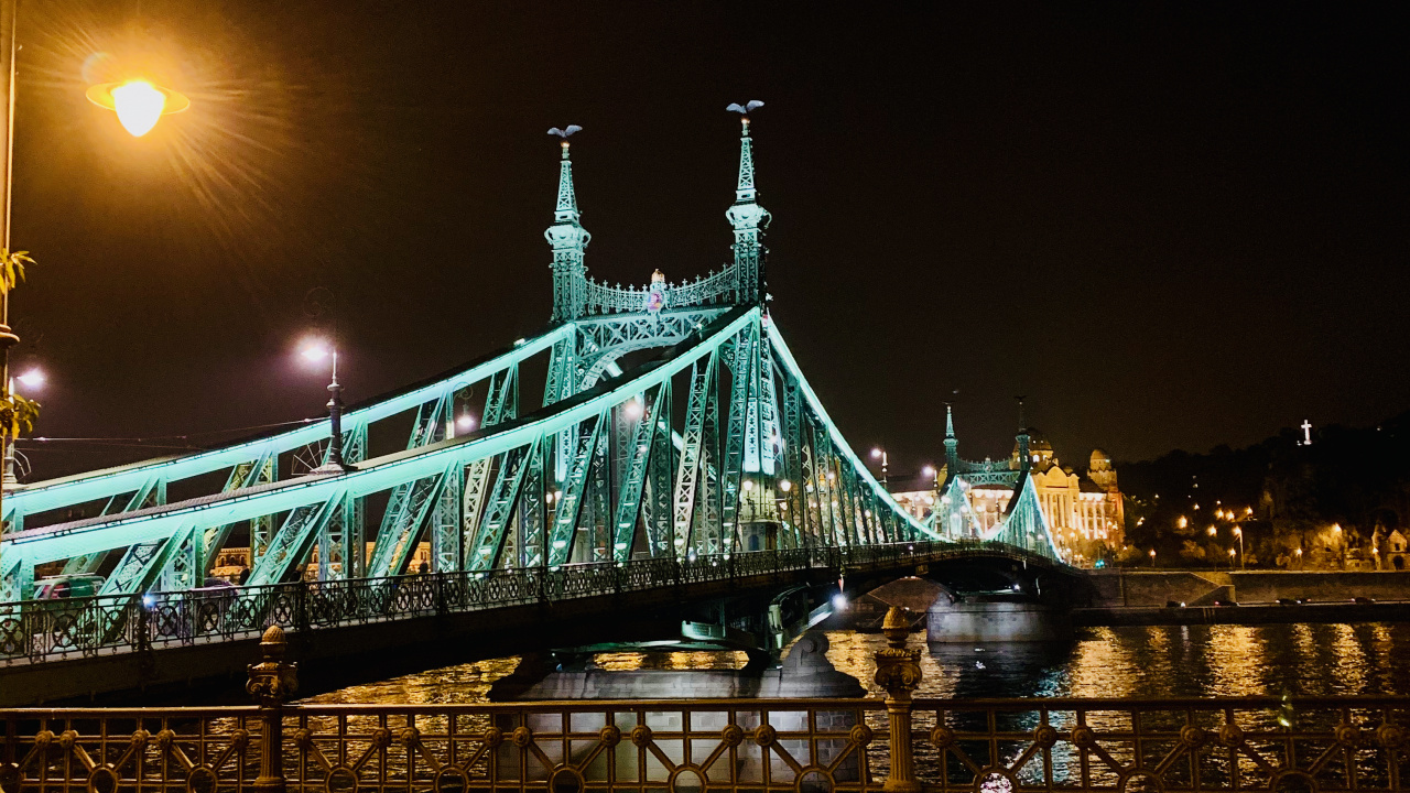 Liberty Bridge, Water, Light, Street Light, Electricity. Wallpaper in 1280x720 Resolution