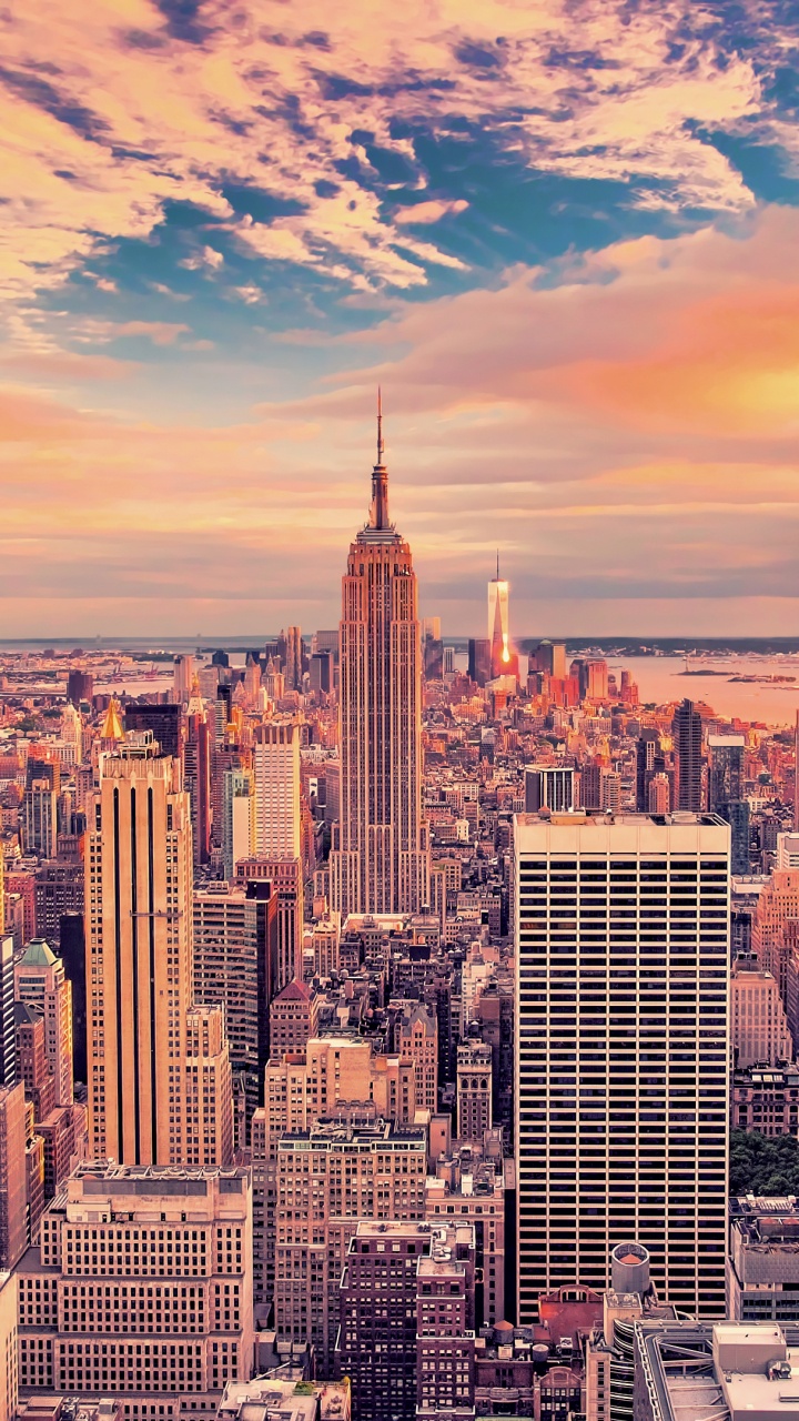 Aerial View of City Buildings During Sunset. Wallpaper in 720x1280 Resolution