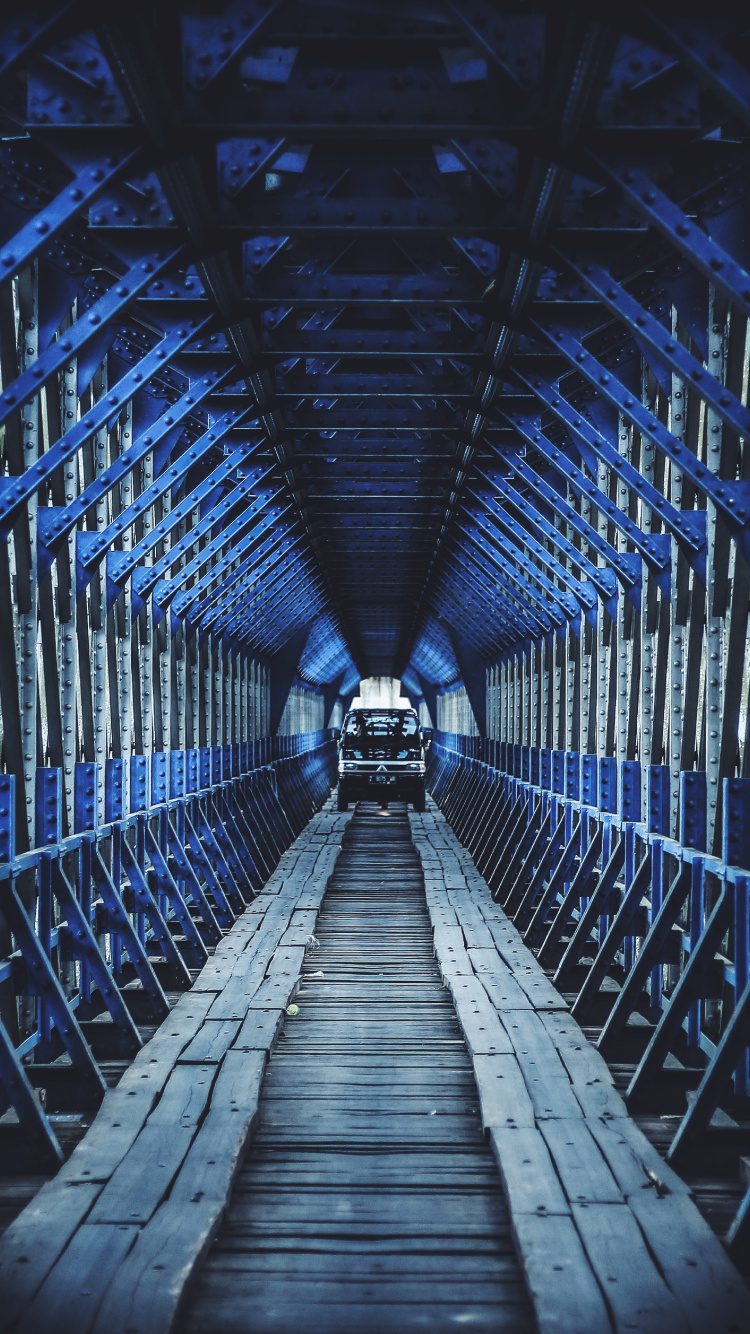 People Walking on Hallway During Daytime. Wallpaper in 750x1334 Resolution