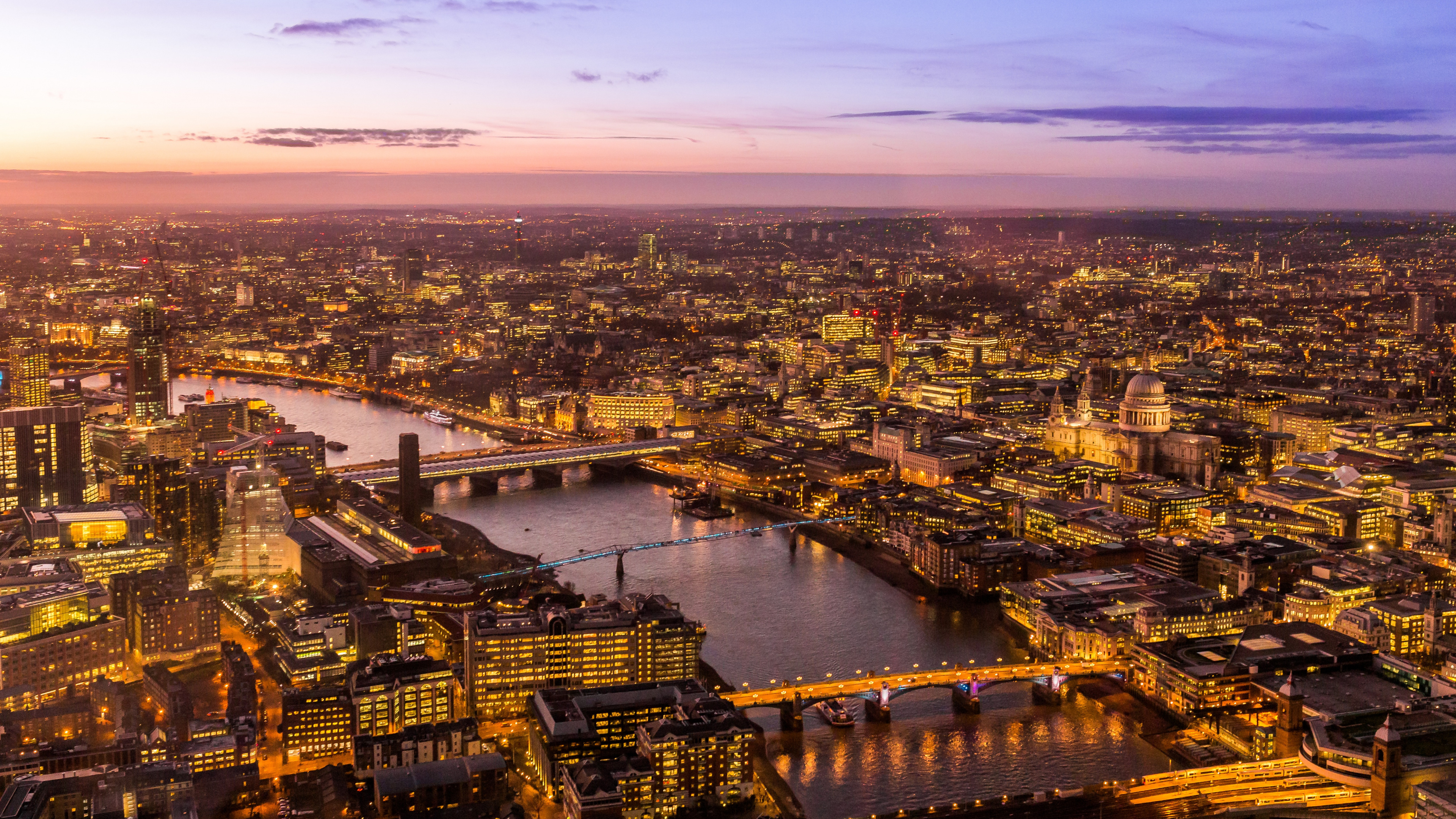 Luftaufnahme Von Stadtgebäuden Tagsüber. Wallpaper in 3840x2160 Resolution