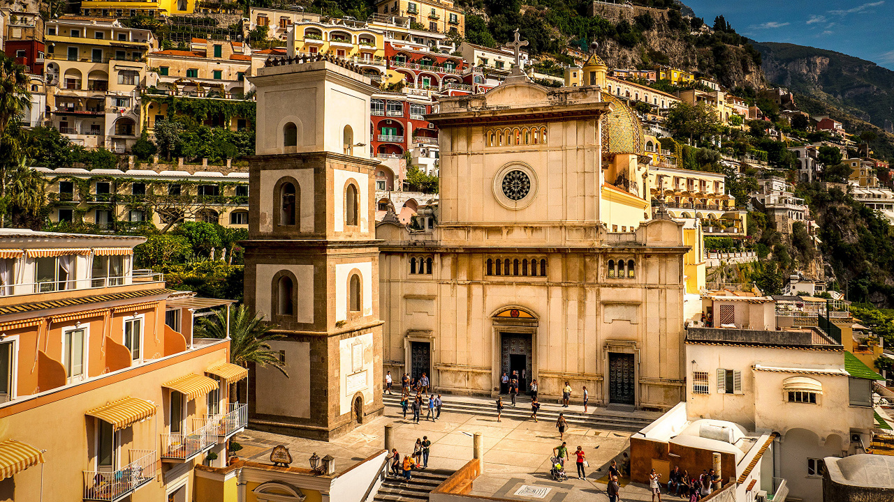 People Walking on Sidewalk Near Beige Concrete Building During Daytime. Wallpaper in 1280x720 Resolution