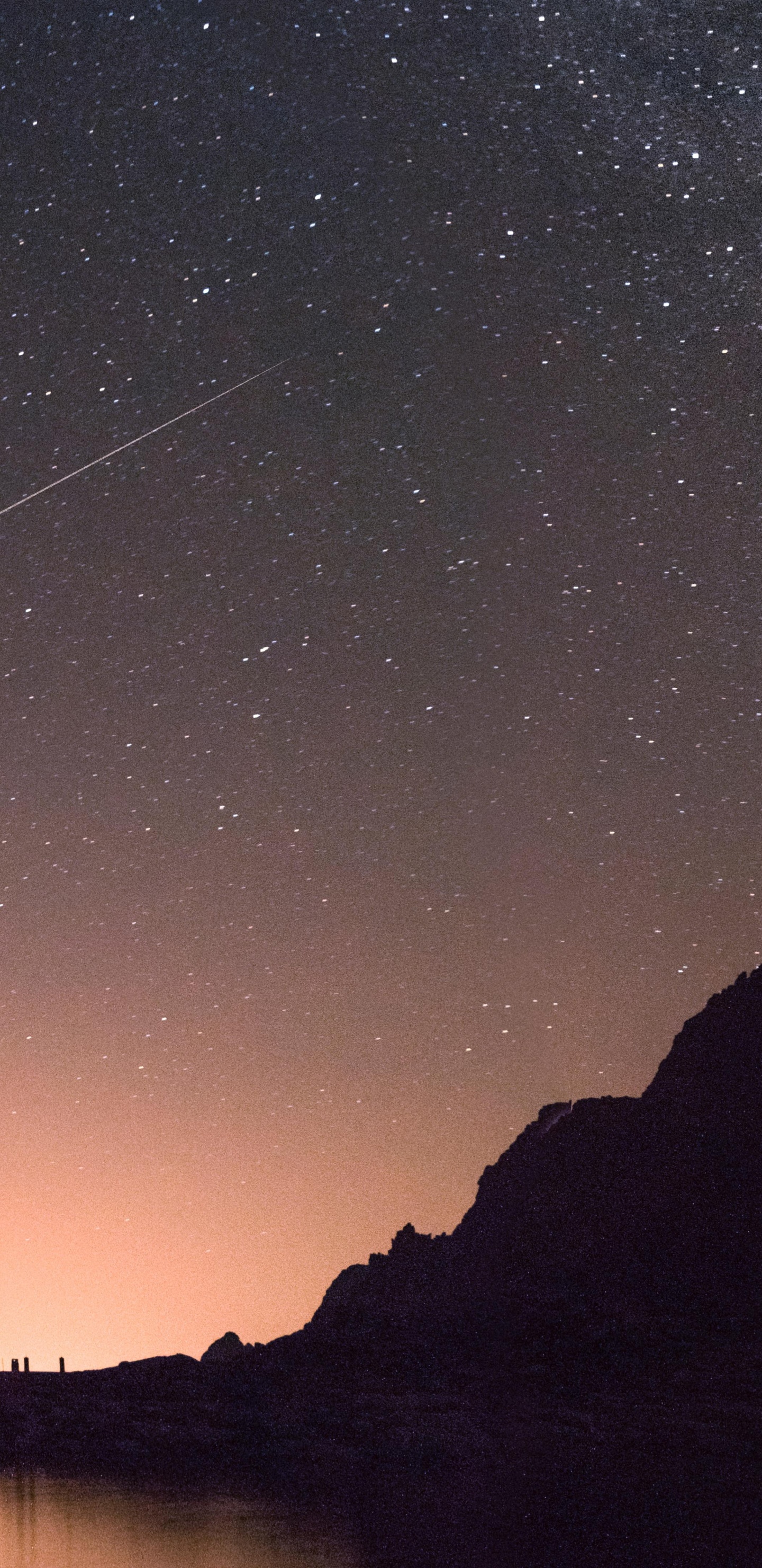 Silhouette de Montagne Pendant la Nuit. Wallpaper in 1440x2960 Resolution