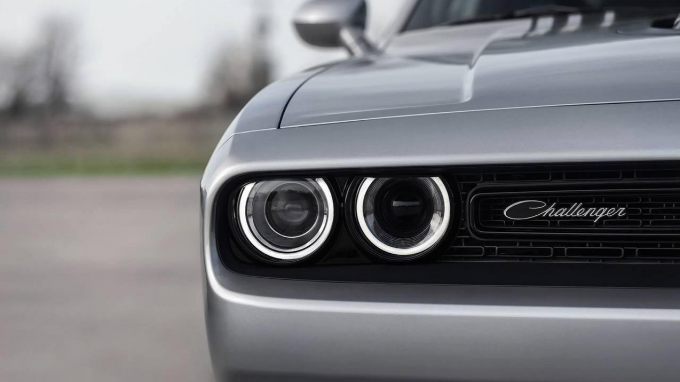 2015年的道奇挑战者, 道奇, 头灯, 白色, 黑色的 壁纸 1366x768 允许