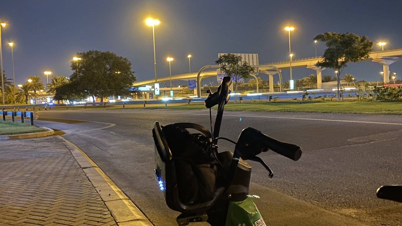 Vélo, Pneu, Pneu de Vélo, Éclairage, Jante de Roue de Vélo. Wallpaper in 1366x768 Resolution