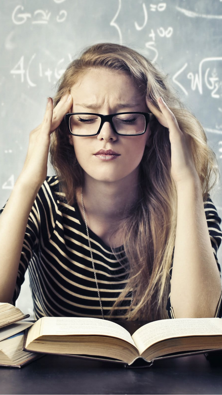 Student, Bildung, Learning, Brille, Tafel. Wallpaper in 750x1334 Resolution