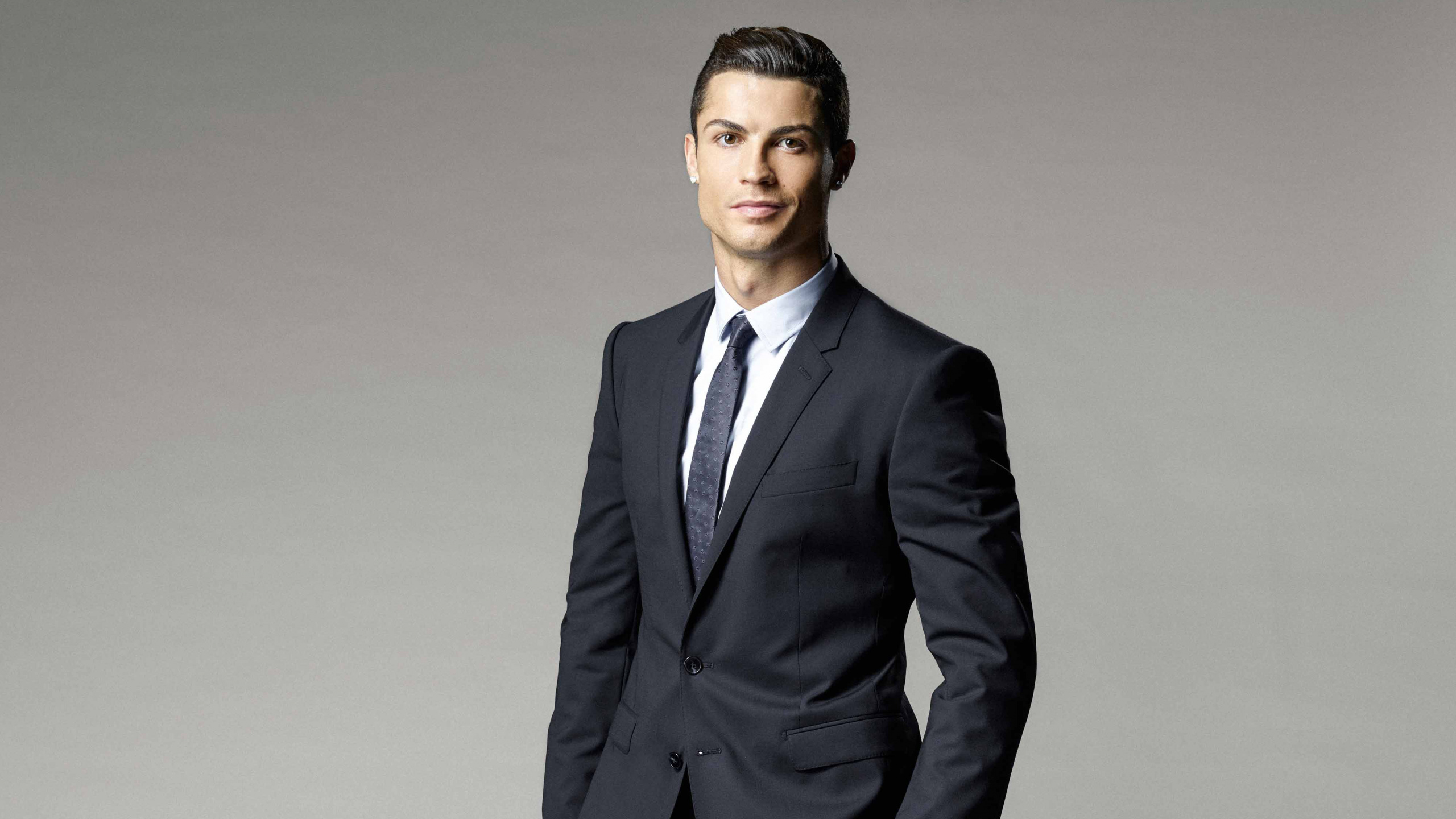 Cristiano Ronaldo, Real Madrid c f, Juventus f c, Football Player, Suit. Wallpaper in 2560x1440 Resolution