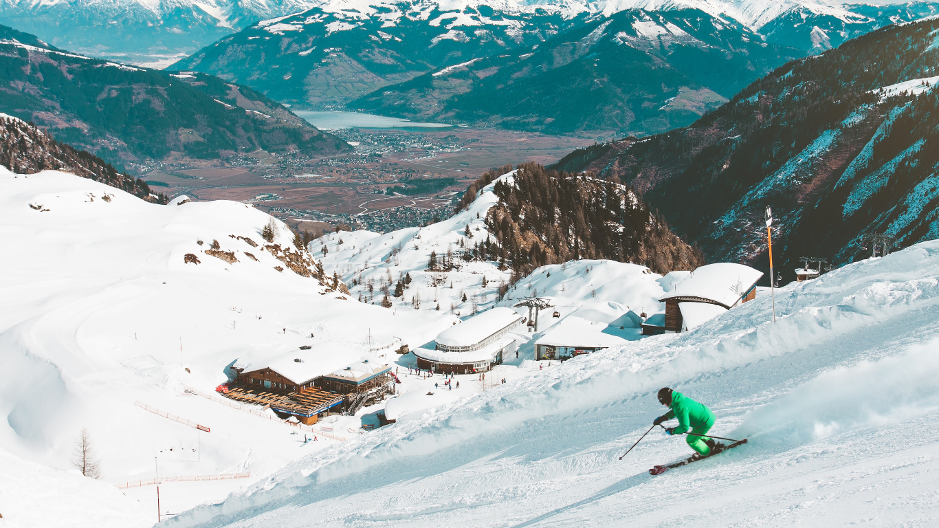 Skigebiet, Skifahren, Resort, Schnee, Bergigen Landschaftsformen. Wallpaper in 1366x768 Resolution
