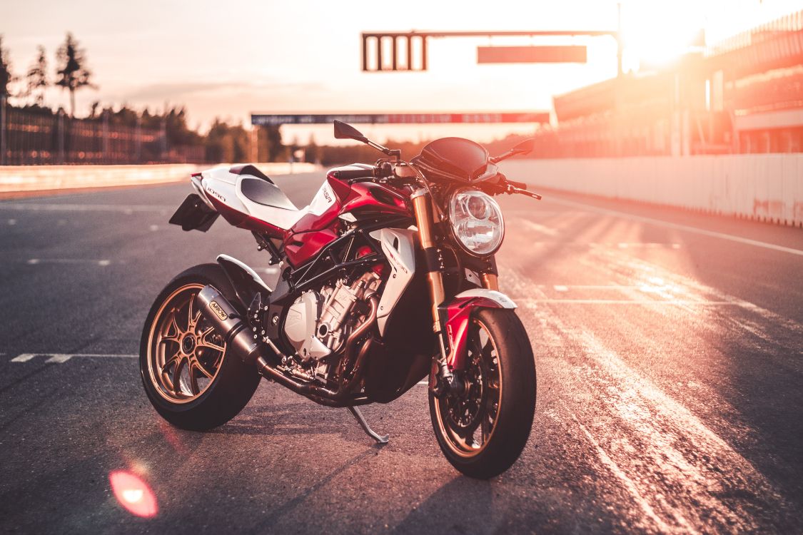 汽车轮胎, Rim, 轮胎, 天空, mv 阿古斯塔·布鲁尔 壁纸 5472x3648 允许