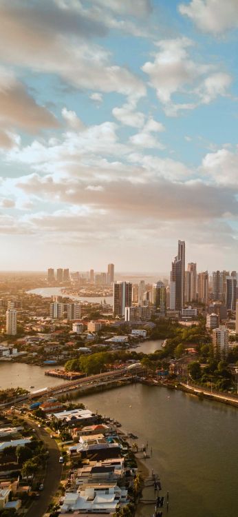 Stadtlandschaften, Gold Coast, Cloud, Wasser, Wolkenkratzer. Wallpaper in 1284x2778 Resolution