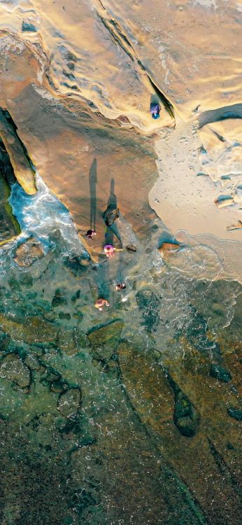 Rock, Geologie, Wasser, BedRock, Wasserlauf. Wallpaper in 1080x2340 Resolution