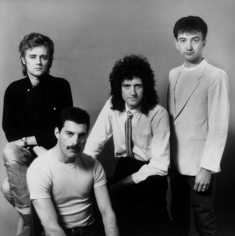 John Deacon, Freddie Mercury, Roger Meddows-Taylor, Queen, Soziale Gruppe. Wallpaper in 4800x4816 Resolution