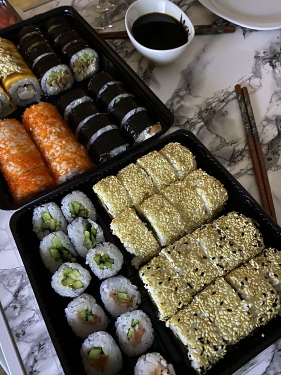 Gimbap, California Roll, Spam Musubi, Comfort Food, Fingerfood. Wallpaper in 1536x2048 Resolution