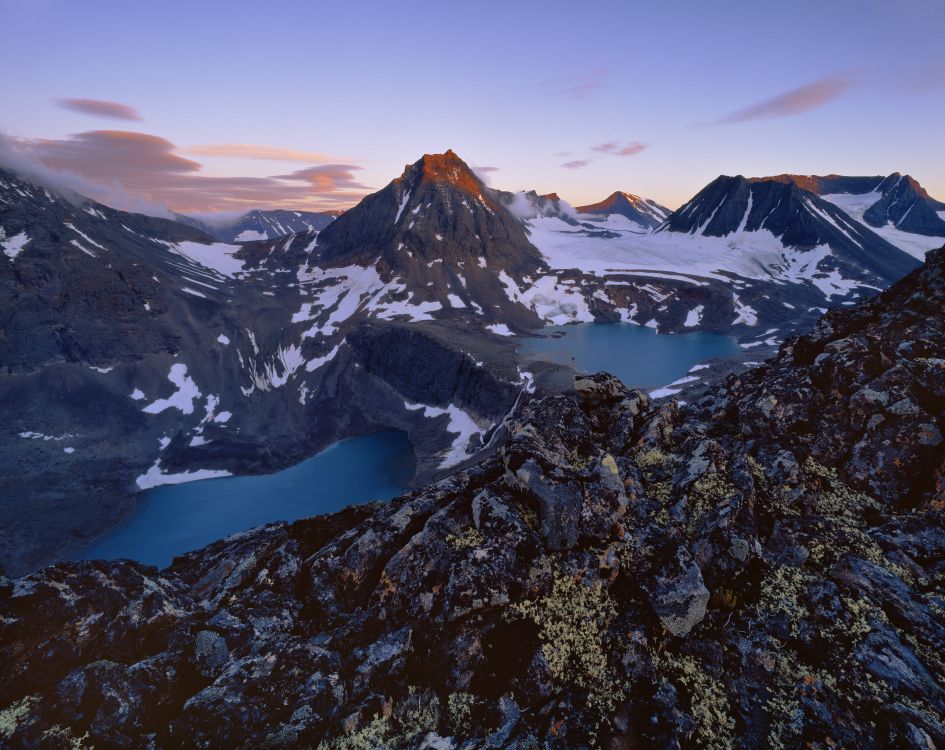 Montagne Couverte de Neige Pendant la Journée. Wallpaper in 5551x4405 Resolution