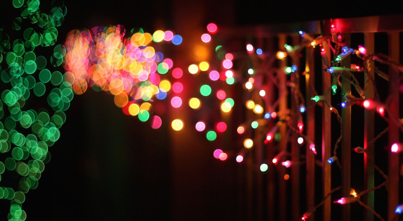 Lumières Roses Jaunes et Bleues. Wallpaper in 2000x1097 Resolution