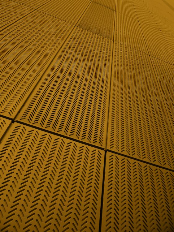 智能手机, 生态区, 汽车轮胎, 木, 橙色 壁纸 3888x5184 允许