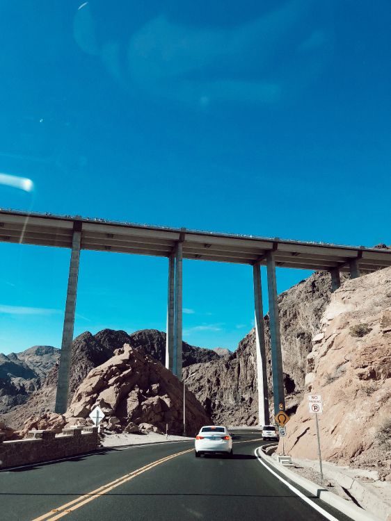 Carretera, la Superficie de la Carretera, Las Formaciones Montañosas, Infraestructura, Asfalto. Wallpaper in 3025x4032 Resolution