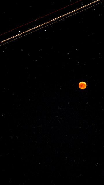 Image red and yellow round moon