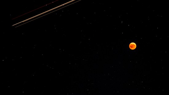 Image red and yellow round moon