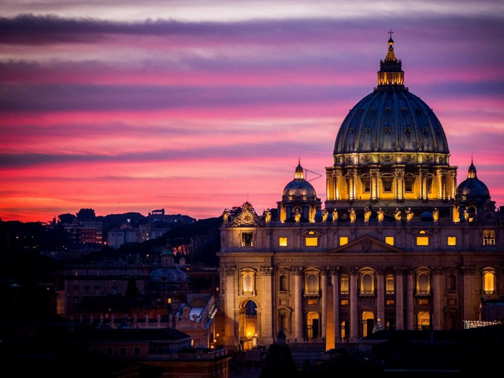 Bâtiment de Dôme Blanc Pendant le Coucher du Soleil. Wallpaper in 2048x1536 Resolution