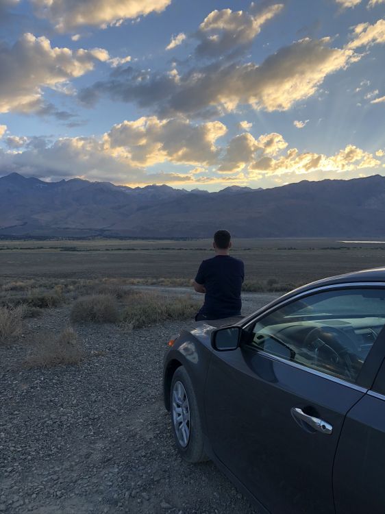Road, König, Mitte Größe Auto, Familienauto, Cloud. Wallpaper in 1536x2048 Resolution