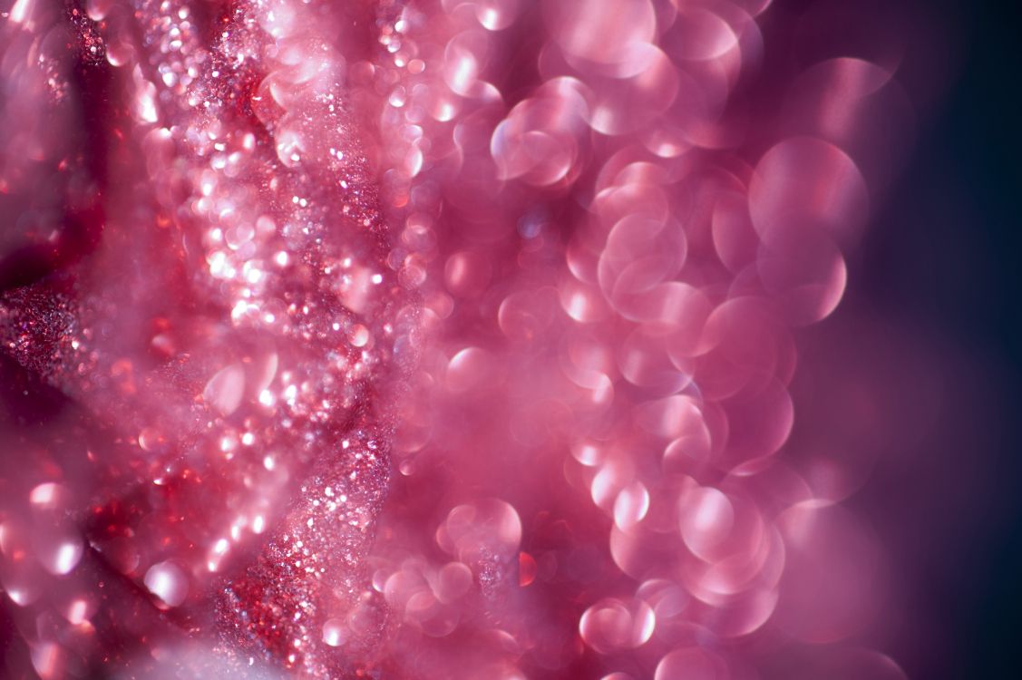 Wassertropfen Auf Rotem Und Weißem Hintergrund. Wallpaper in 3000x1996 Resolution