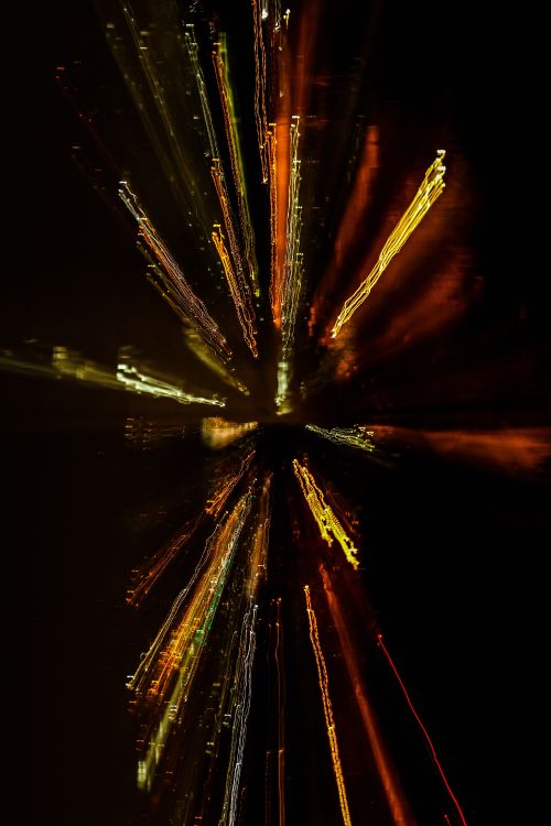 Fuegos Artificiales Amarillos y Blancos Durante la Noche.. Wallpaper in 3456x5184 Resolution