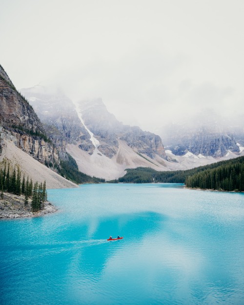 Image mountainous landforms, lake, banff, moraine lake, national park