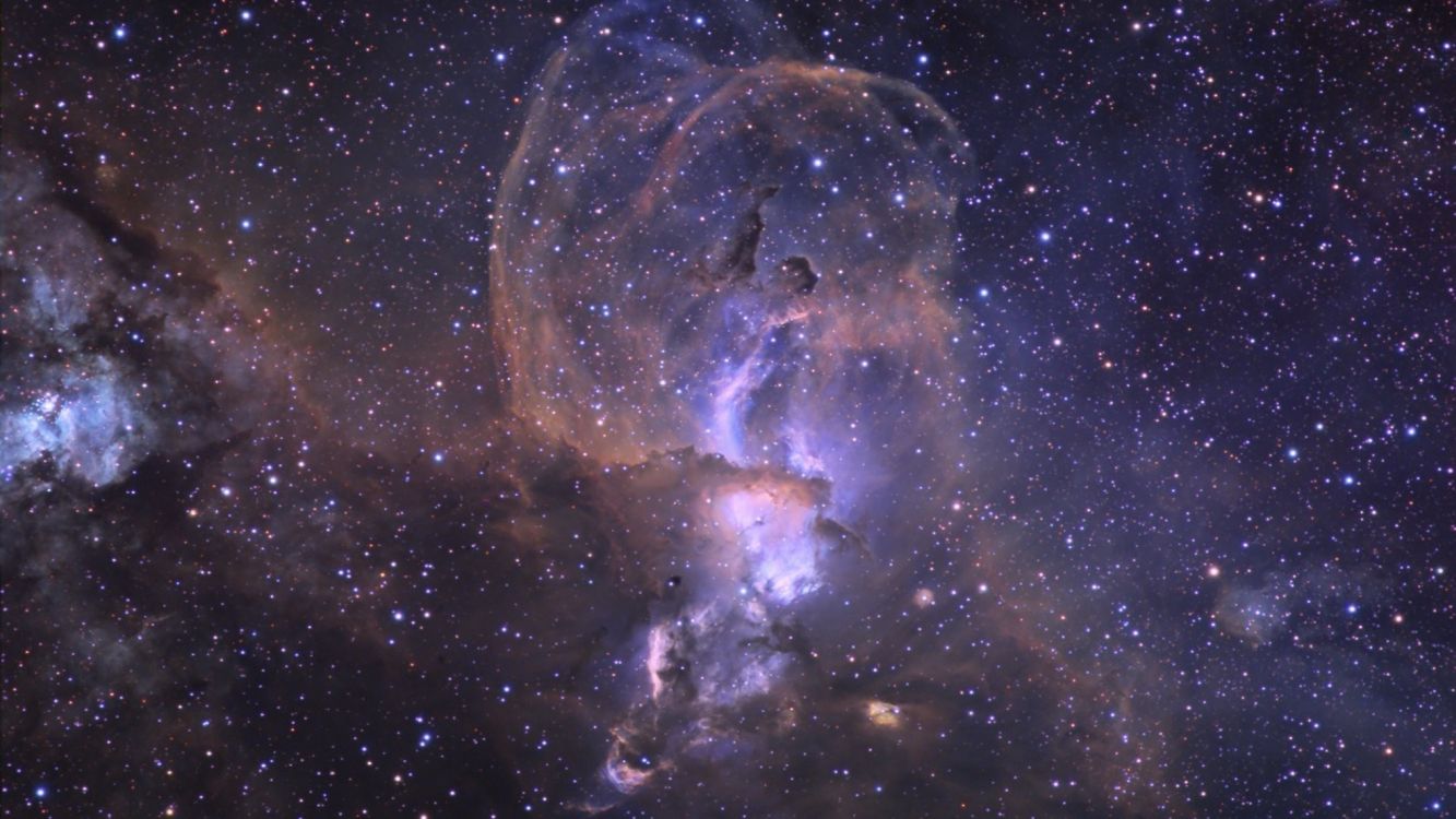 Blau-weißer Planet am Schwarzen Himmel. Wallpaper in 2560x1440 Resolution