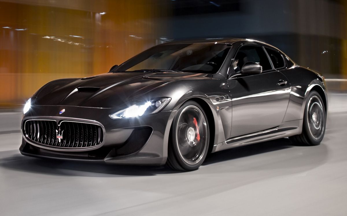 Mercedes Benz Coupe Negro en Una Habitación. Wallpaper in 1920x1200 Resolution