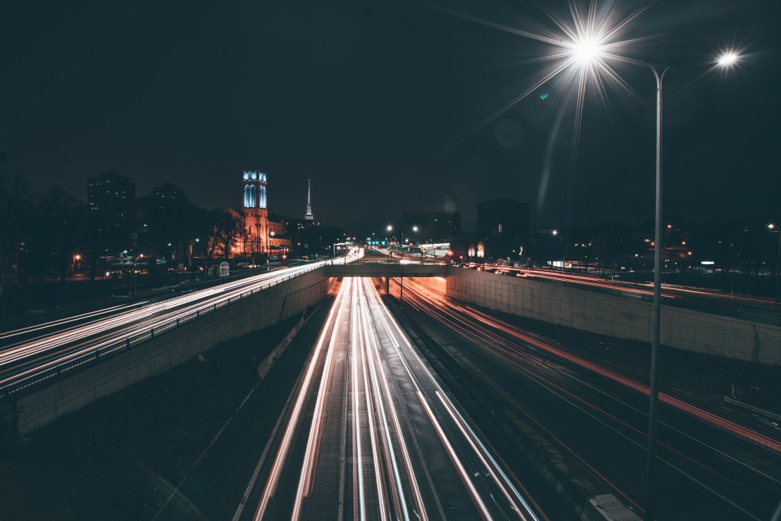 Fotografía de Lapso de Tiempo de Automóviles en la Carretera Durante la Noche. Wallpaper in 7939x5295 Resolution