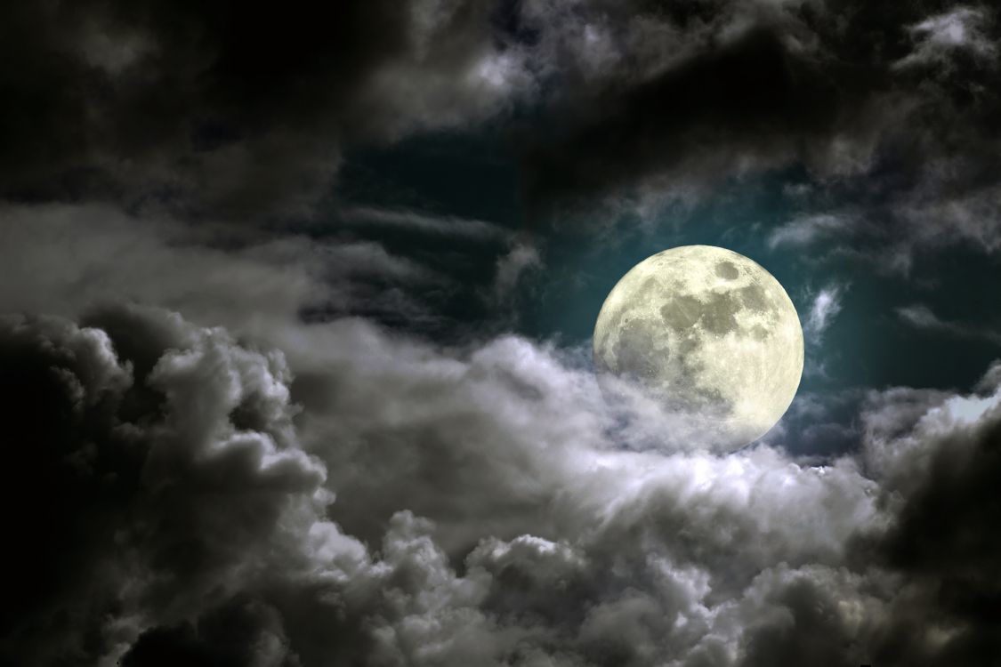 Pleine Lune Dans le Ciel. Wallpaper in 7086x4724 Resolution