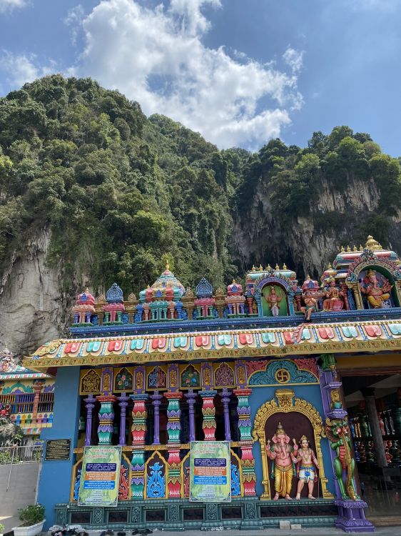 Grottes Rocheuses, Attraction Touristique, Tourisme, Lieu de Culte, Lieux Saints. Wallpaper in 1536x2048 Resolution