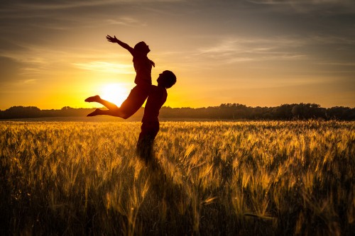 Image People in nature, Happy, field, backlighting, yellow