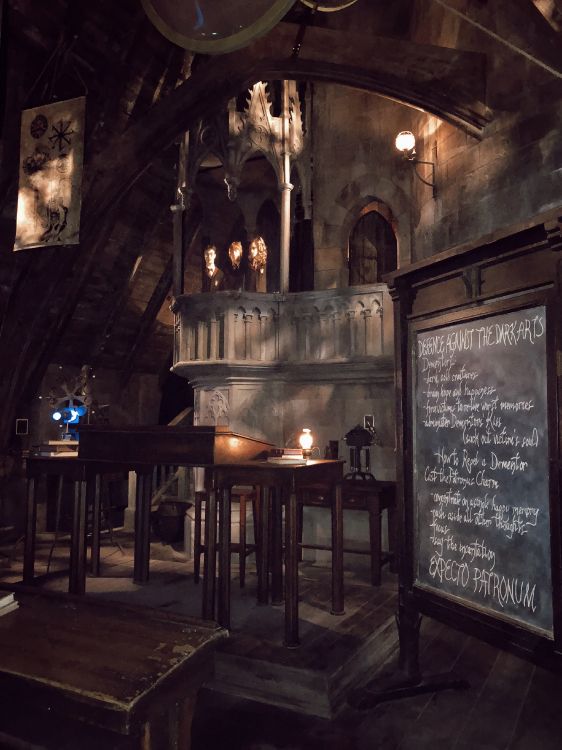 Obscurité, Éclairage, Luminaire, Lieux Saints, Blackboard. Wallpaper in 3025x4032 Resolution