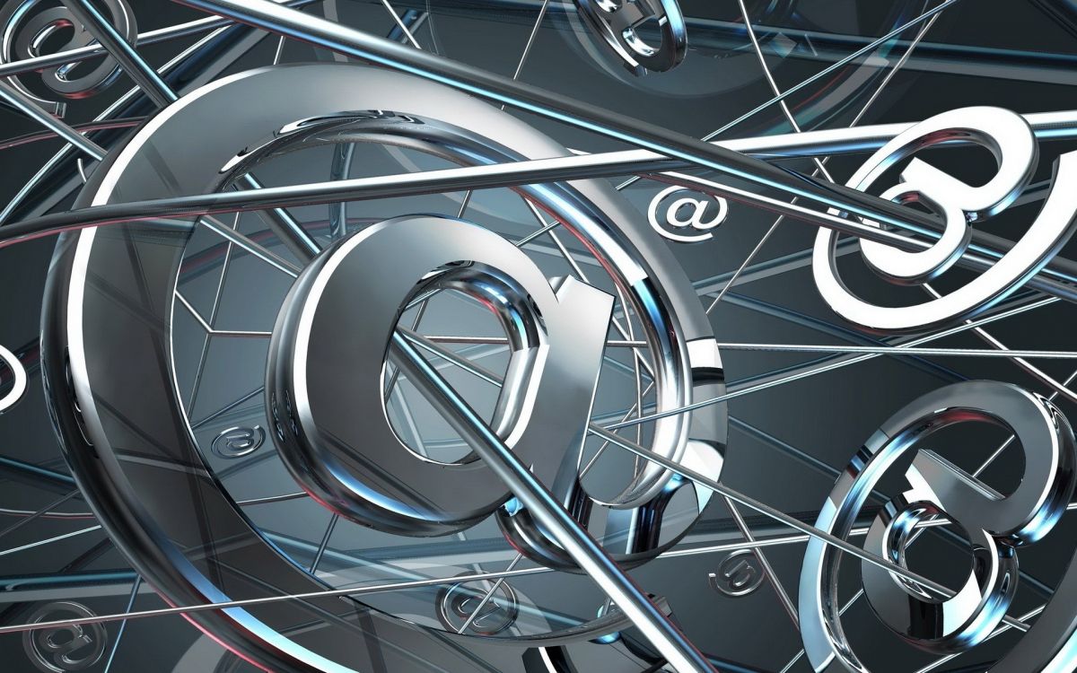 Escaleras de Caracol Plateadas Sin Gente. Wallpaper in 1920x1200 Resolution