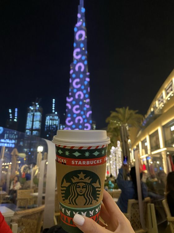 Dubaï, Burj Khalifa, Logo Starbucks 2011, Arbre de Noël, Éclairage. Wallpaper in 1536x2048 Resolution