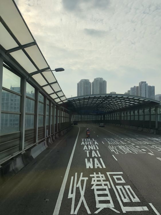 Hong Kong, Route, Surface de la Route, Infrastructure, Architecture. Wallpaper in 1536x2048 Resolution