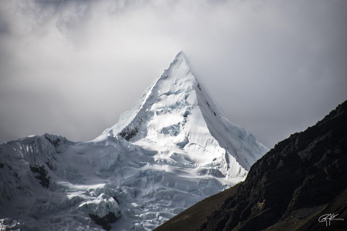 Alpamayo, Cloud, Naturlandschaft, Schnee, Piste. Wallpaper in 3000x2000 Resolution