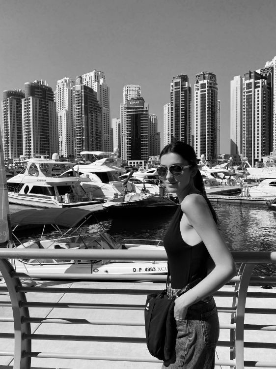 Schwarz Und Weiß, Wasser, Brillen, Tower Block, Sonnenbrille. Wallpaper in 3024x4032 Resolution