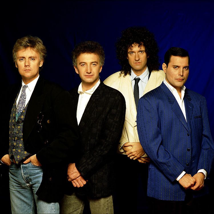 Freddie Mercury, Queen, Anzug, Formelle Kleidung, Spaß. Wallpaper in 2593x2590 Resolution