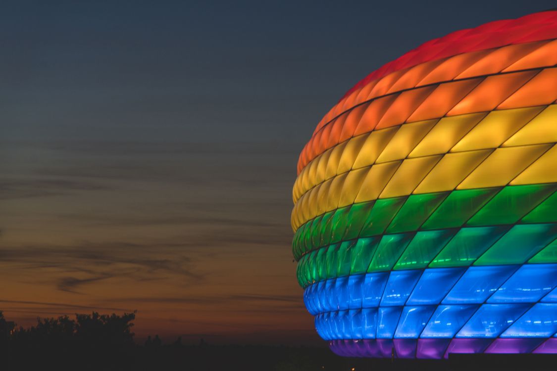 Gelbgrünes Und Blaues Glas. Wallpaper in 6000x4000 Resolution