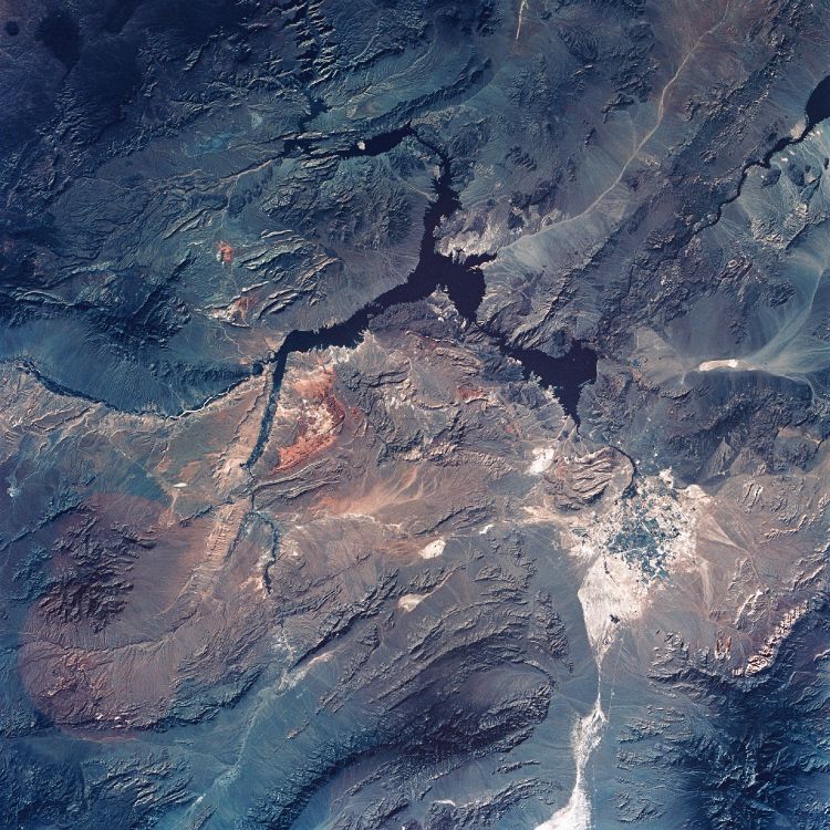 Terre, Sol, Eau, Fluide, Liquid. Wallpaper in 2732x2732 Resolution